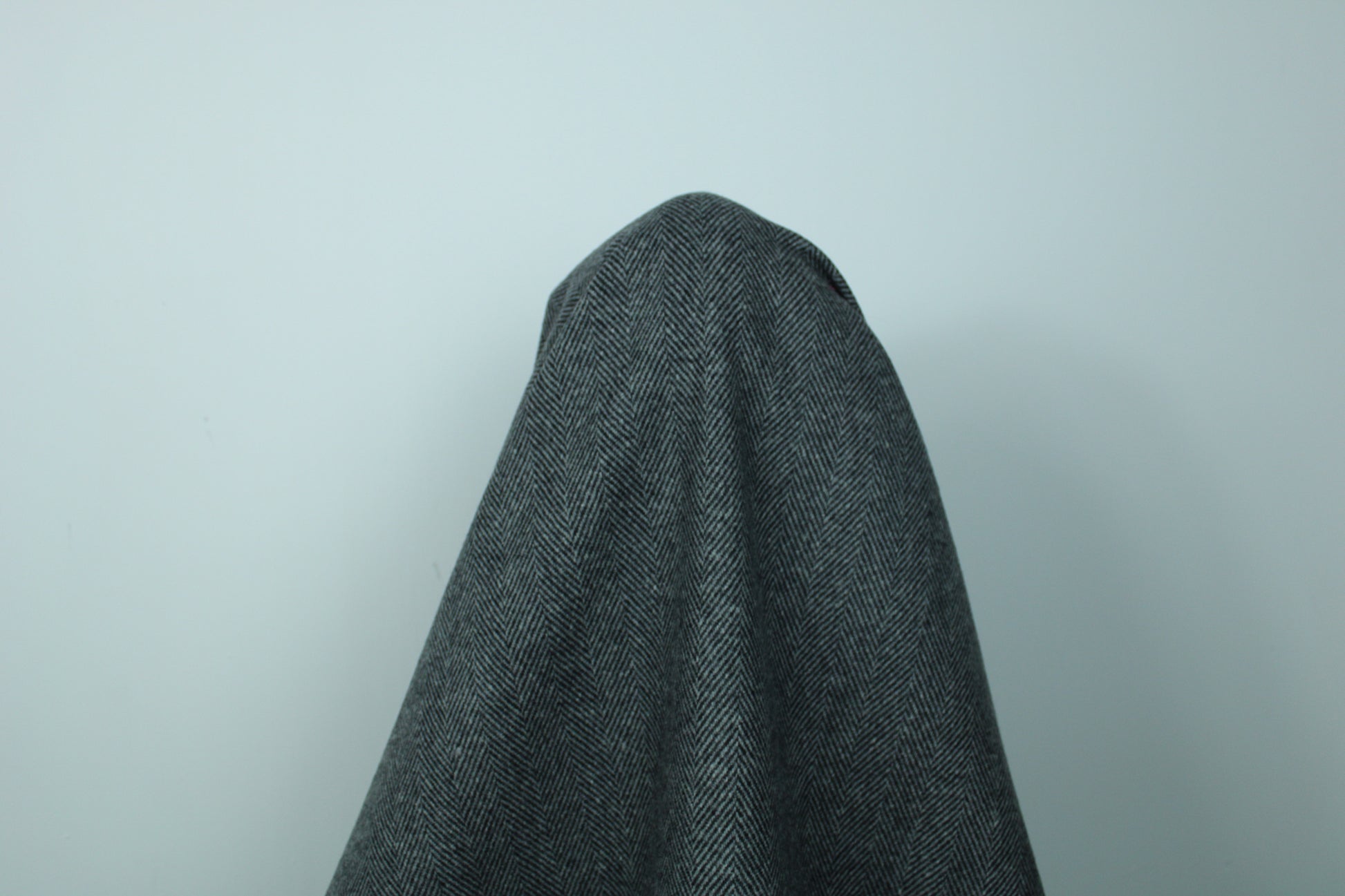 Tissu drap de laine - chevron - gris et noir - photo 3/4 | So Tissus