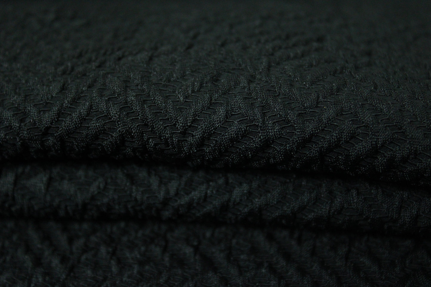 Tissu crêpe gaufré - motif géométrique - noir - photo 2/3 | So Tissus