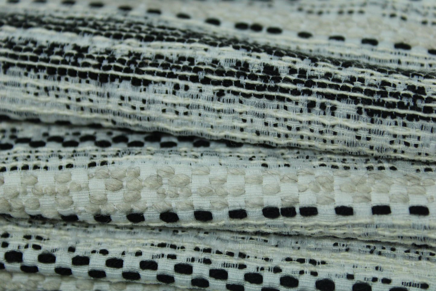 Tissu tweed à rayures - beige, noir et blanc - photo 2/4 | So Tissus