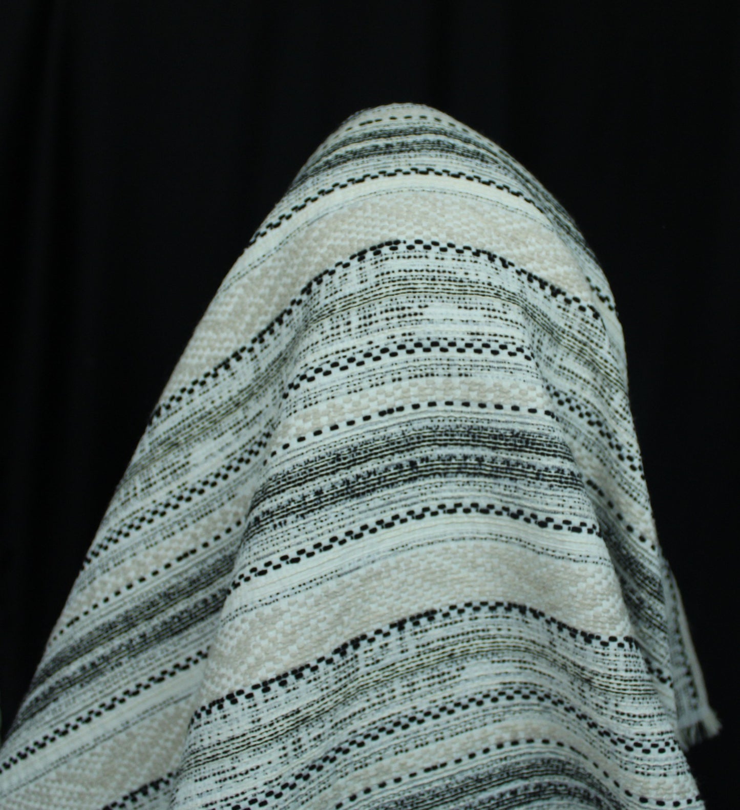 Tissu tweed à rayures - beige, noir et blanc - photo 3/4 | So Tissus