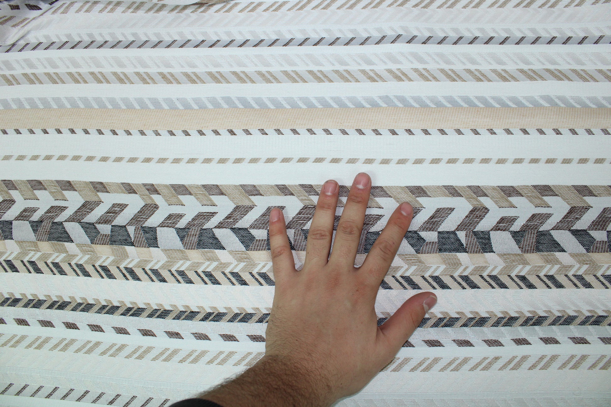 coupon de 1,2 mètre - tweed motif géométrique - ton beige - photo 4/5 | So Tissus