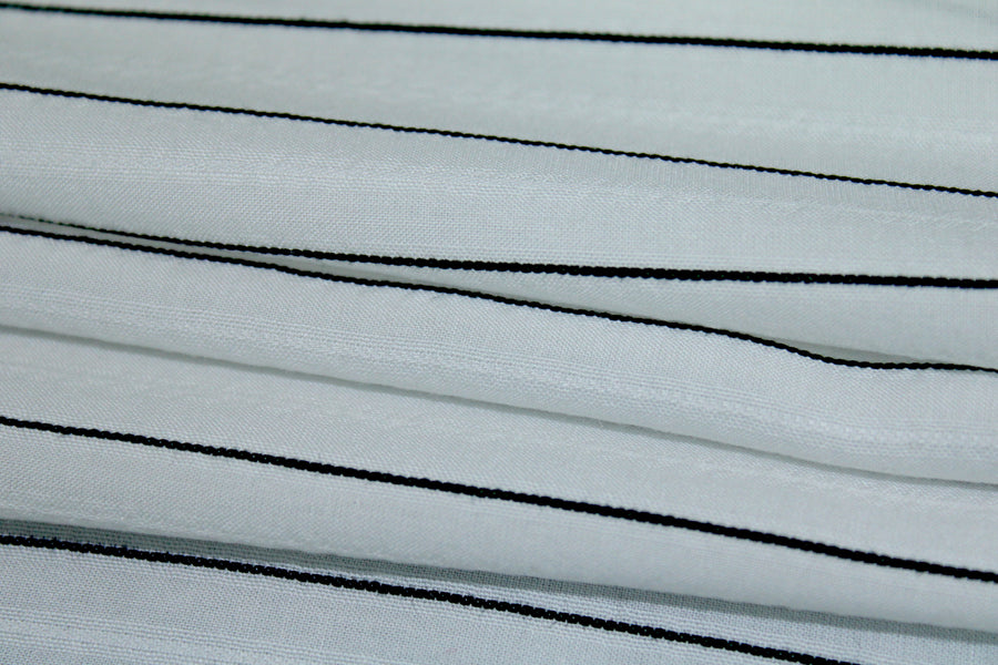 Tissu javanaise de viscose - à rayures noires