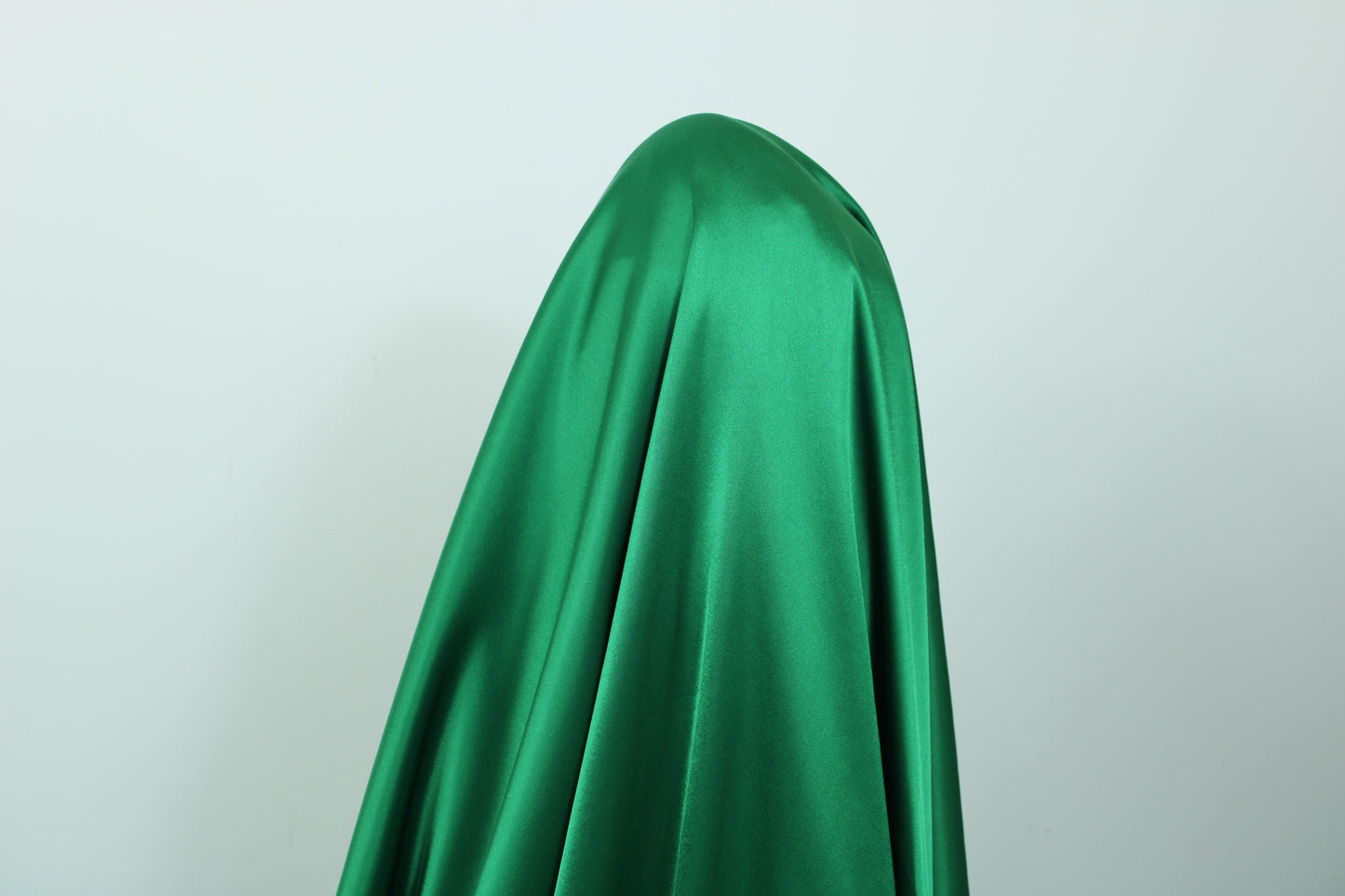 Tissu satin - vert - photo 3/3 | So Tissus