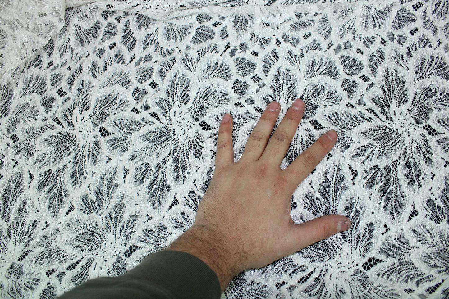 Tissu dentelle - blanc - photo 3/4 | So Tissus
