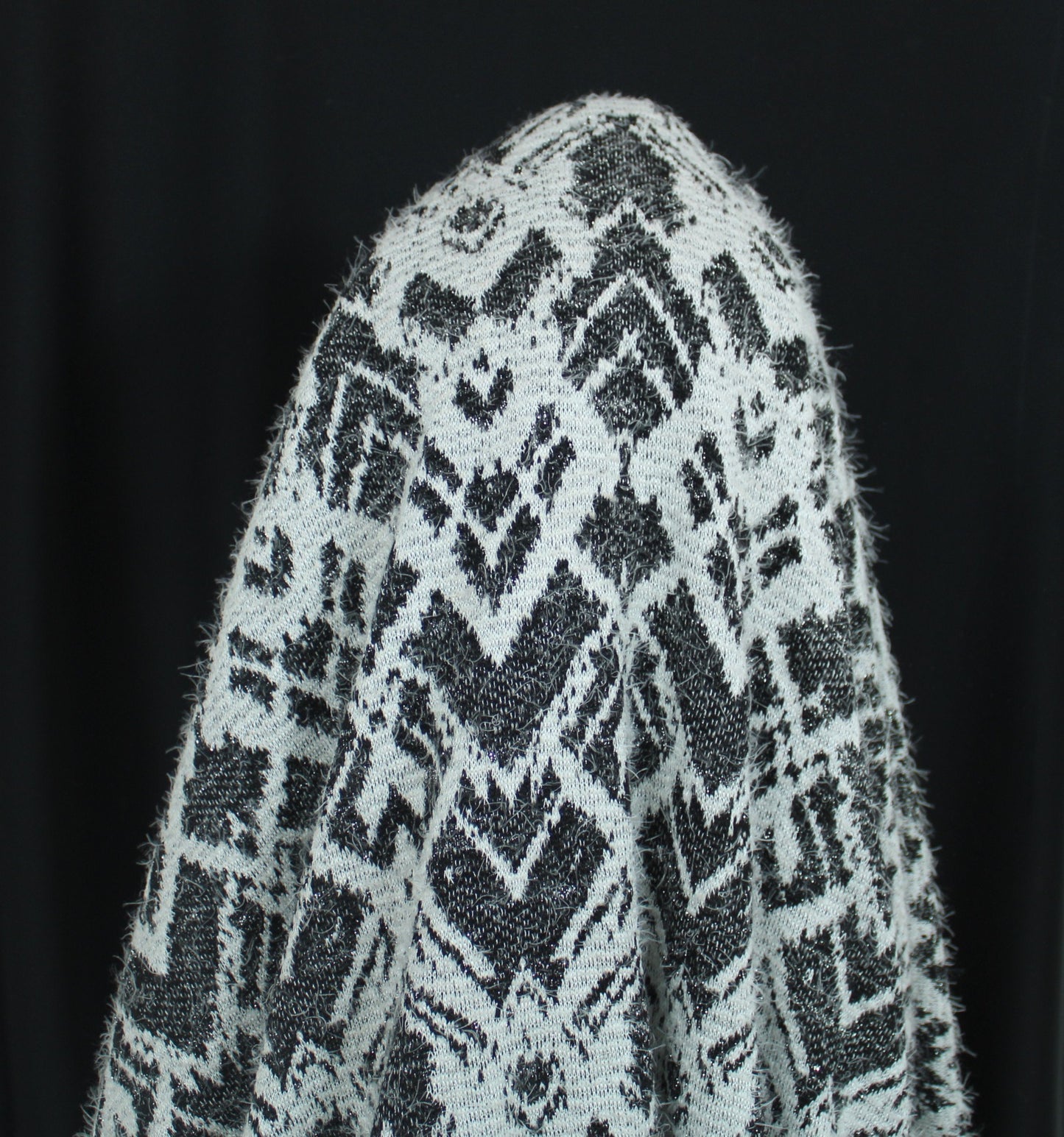 Tissu maille duveteuse - noir et blanc - photo 3/4 | So Tissus