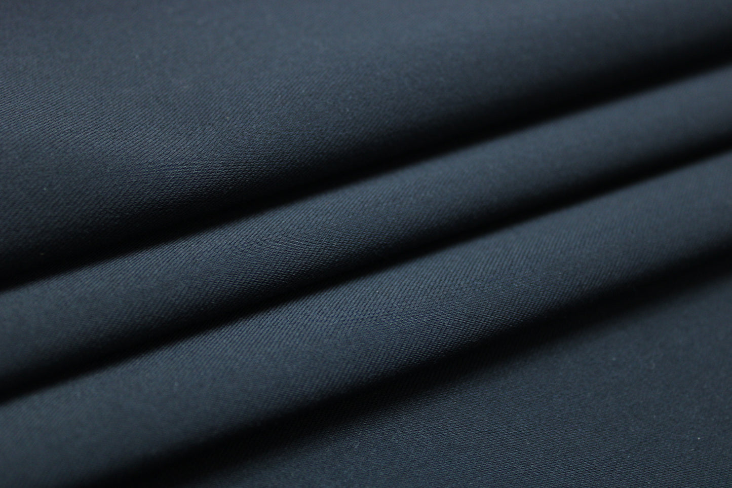 Tissu sergé de laine stretch - bleu marine - photo 2/3 | So Tissus