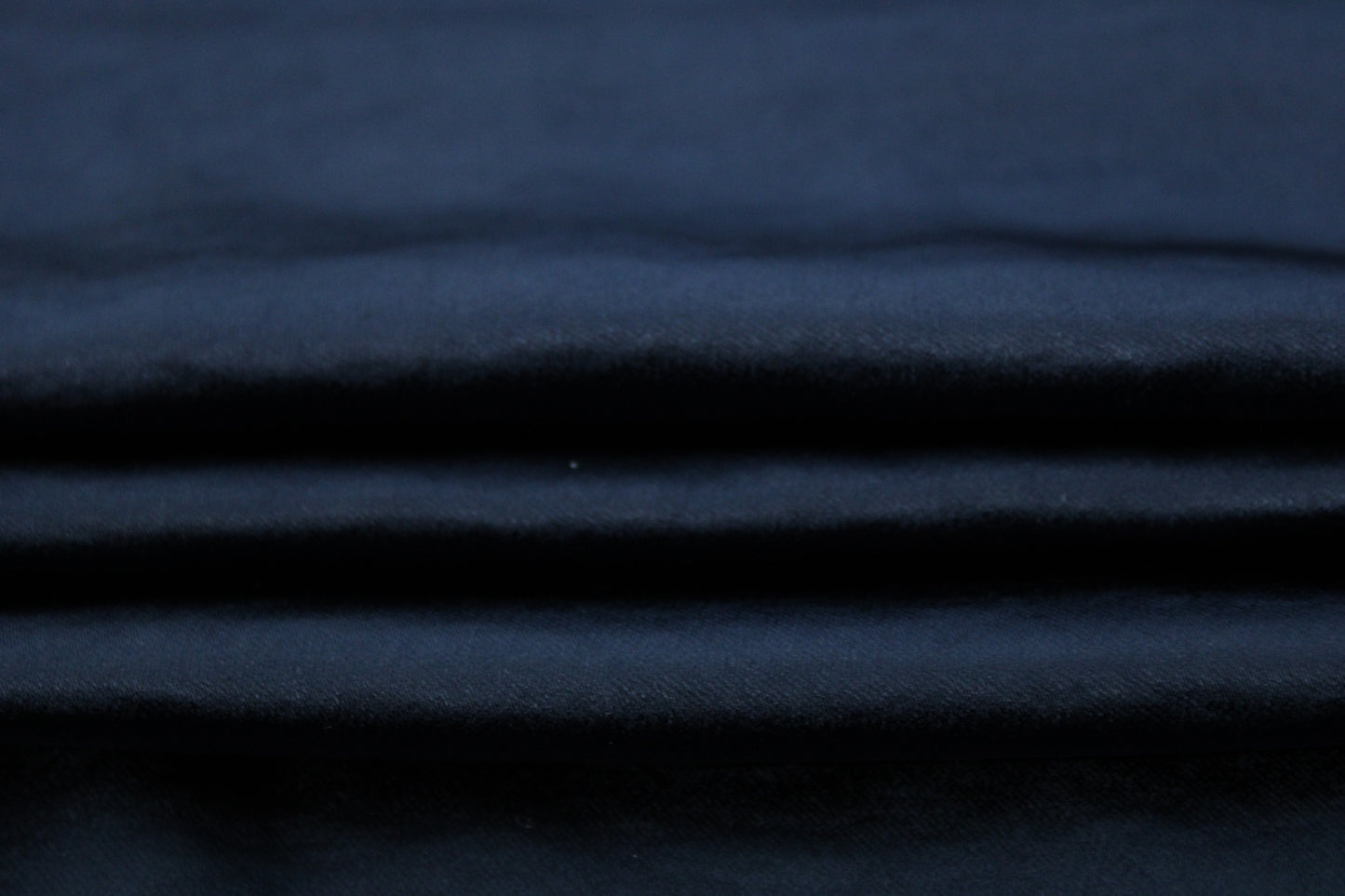 Tissu satin - bleu marine - photo 2/3 | So Tissus
