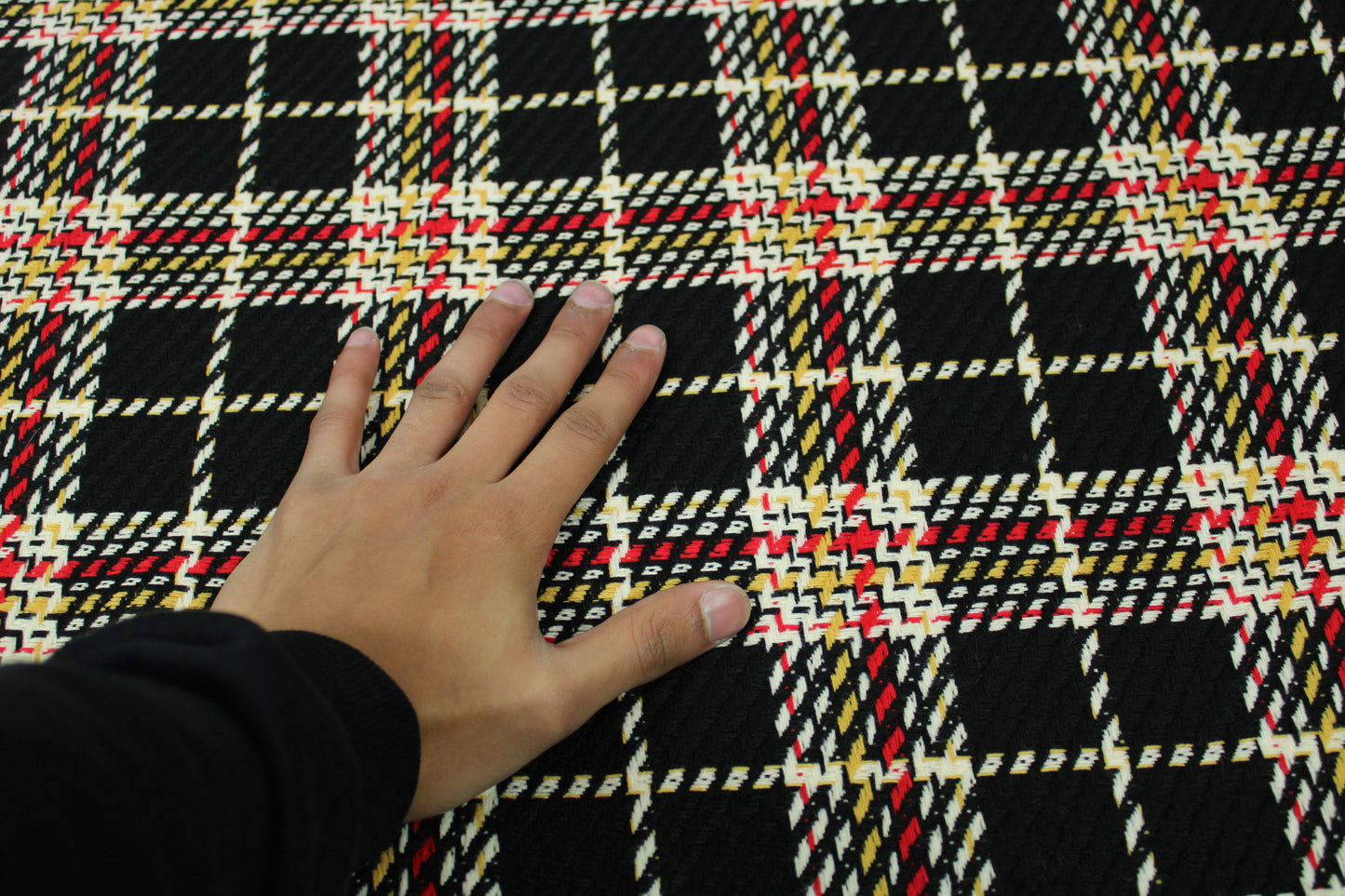 Tissu tweed coton - à carreaux noir, rouge, jaune et blanc - photo 4/4 | So Tissus