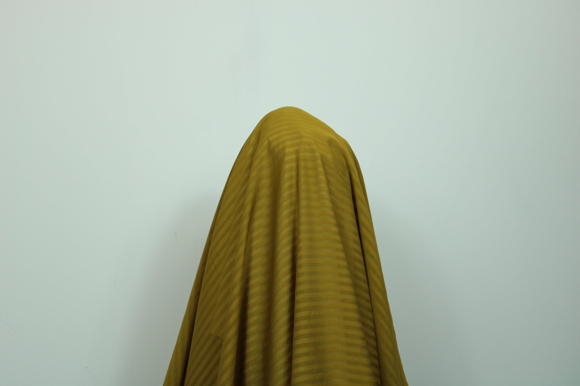 Tissu voile de viscose- à rayures - jaune ocre - photo 3/3 | So Tissus