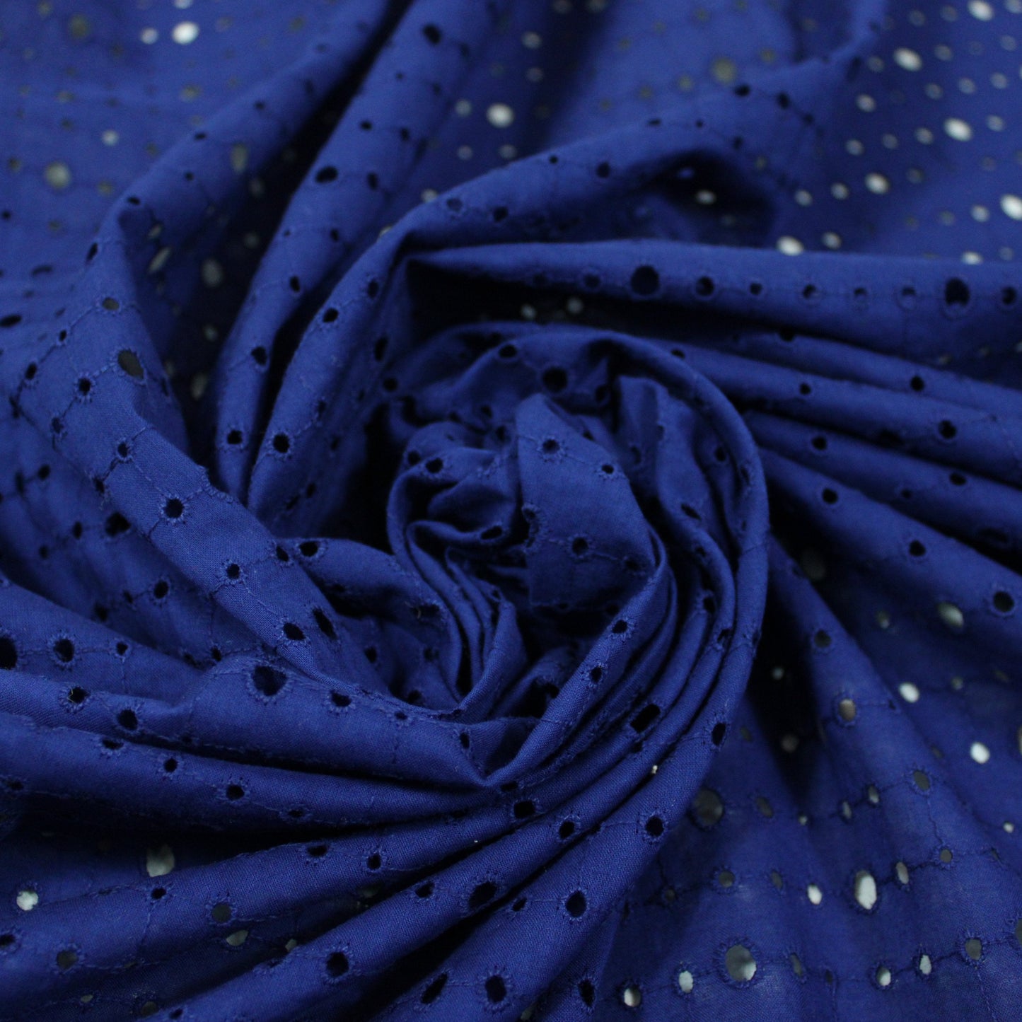 Tissu broderie anglaise - bleu nuit - photo 1/5 | So Tissus