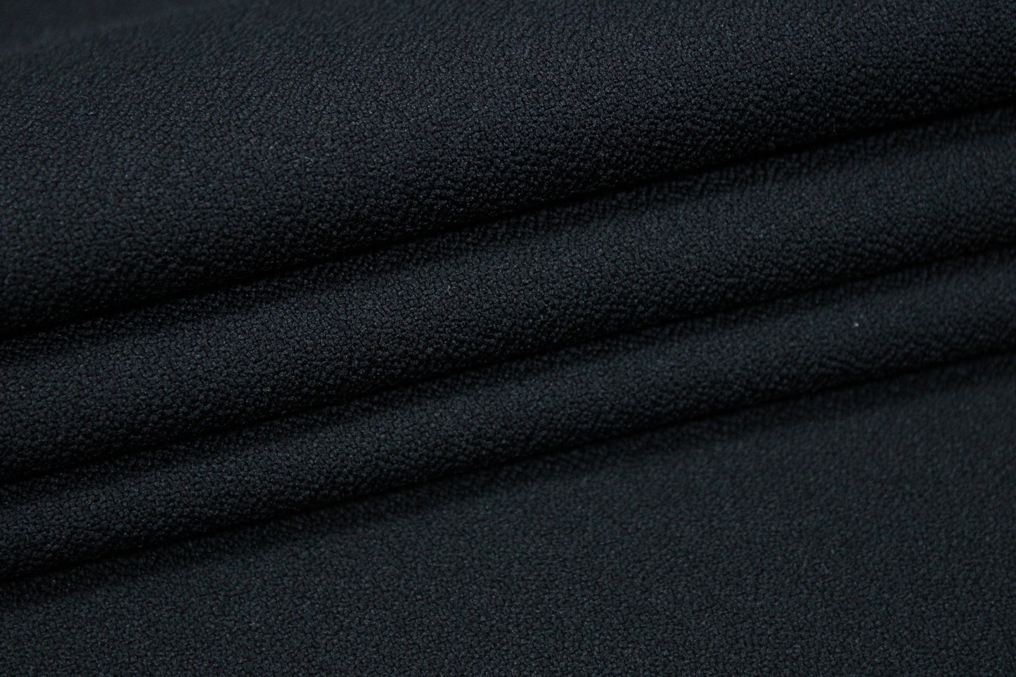 Tissu crêpe texturé - noir - photo 2/3 | So Tissus