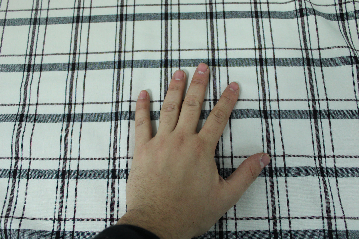Tissu tartan de laine - blanc à carreaux - photo 4/5 | So Tissus
