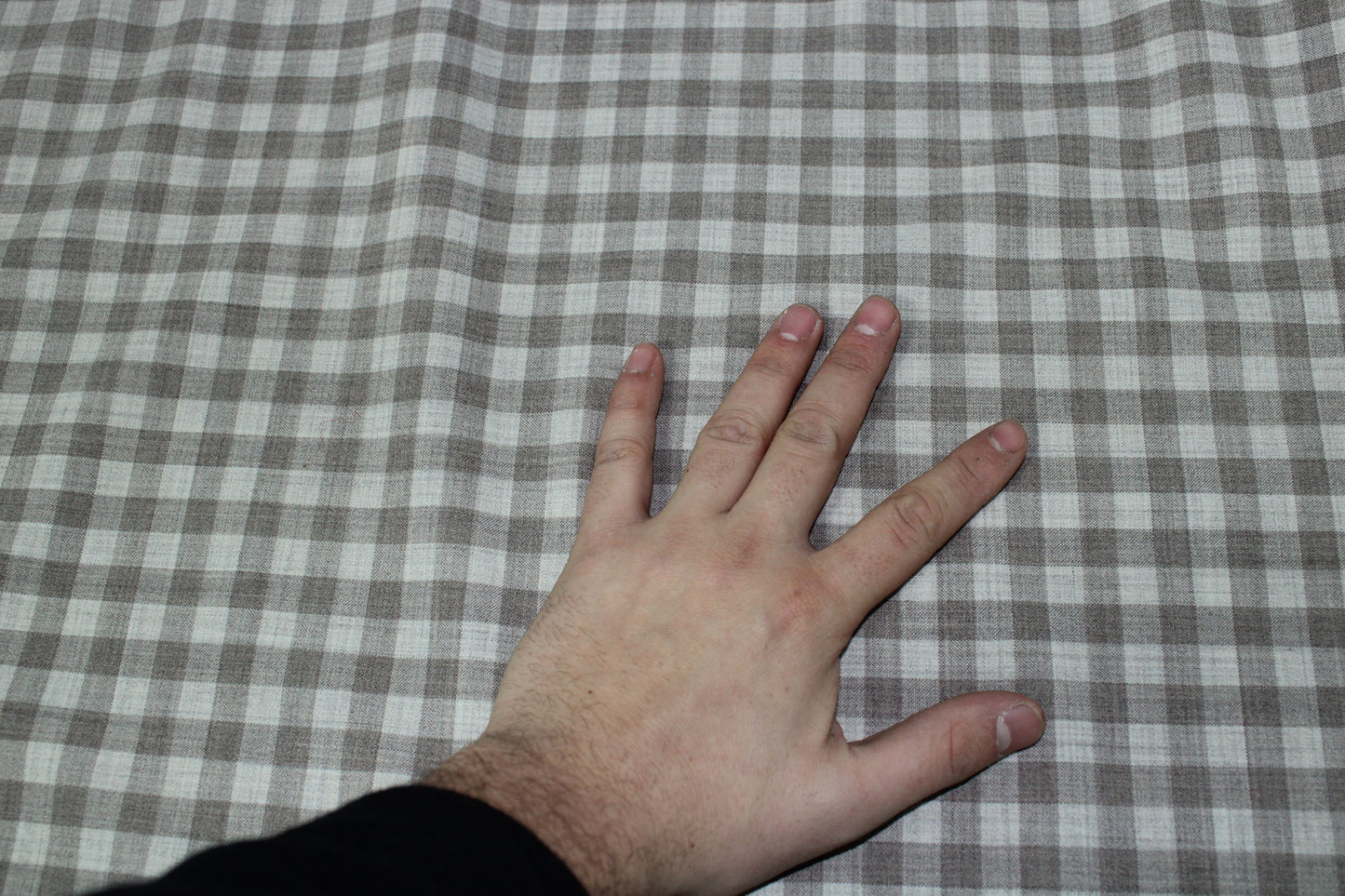 Tissu crêpe de laine stretch - à carreaux - ton gris beige - photo 4/4 | So Tissus
