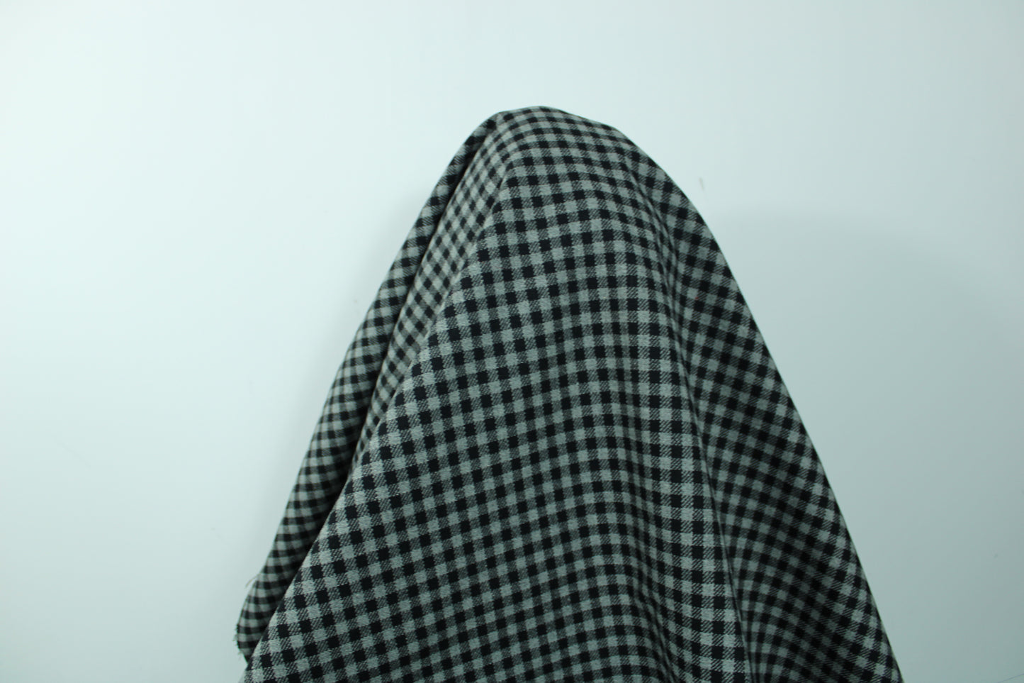 Tissu gabardine de laine - à carreaux - gris et noir - photo 3/4 | So Tissus