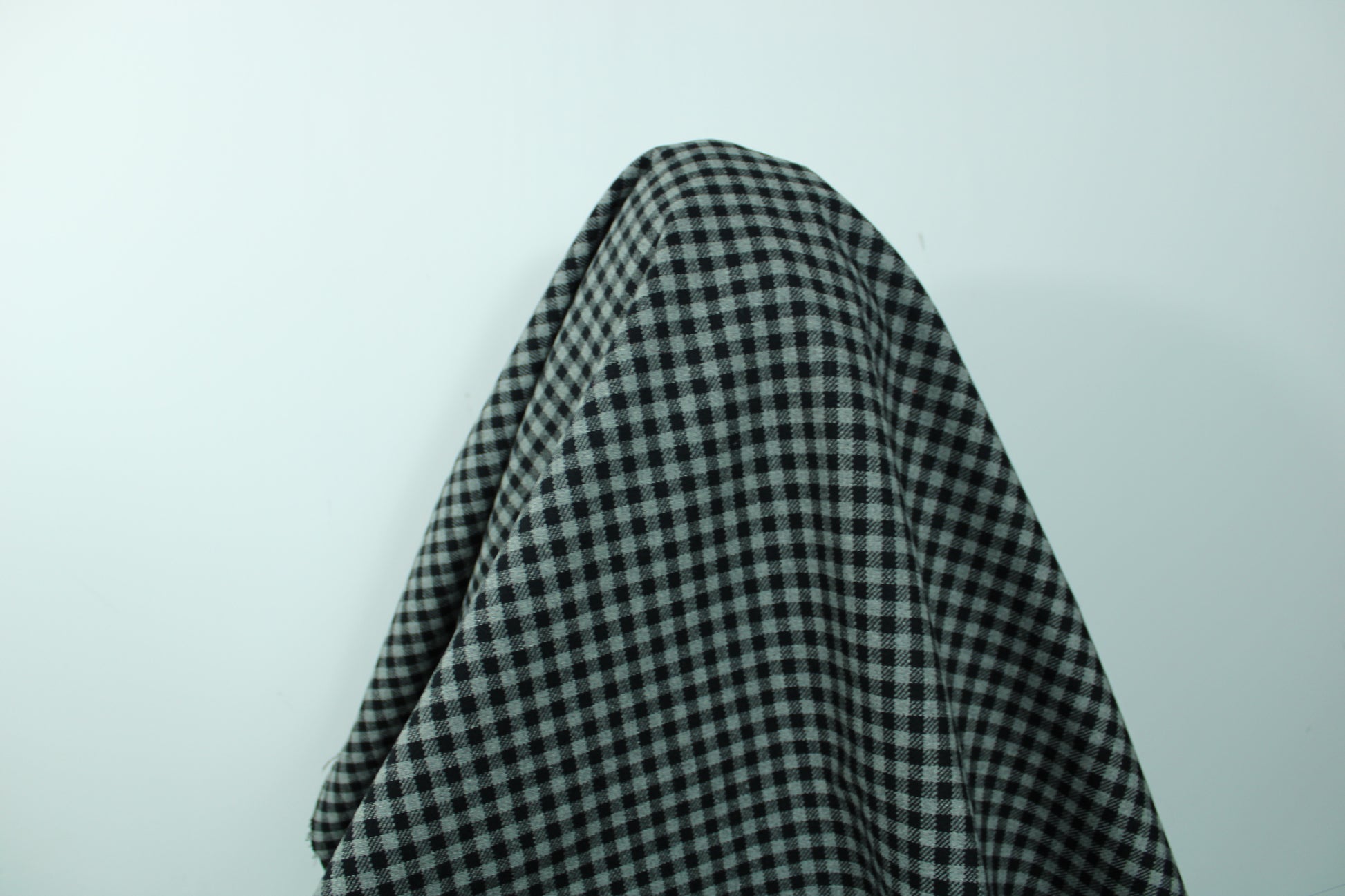 Tissu gabardine de laine - à carreaux - gris et noir - photo 3/4 | So Tissus