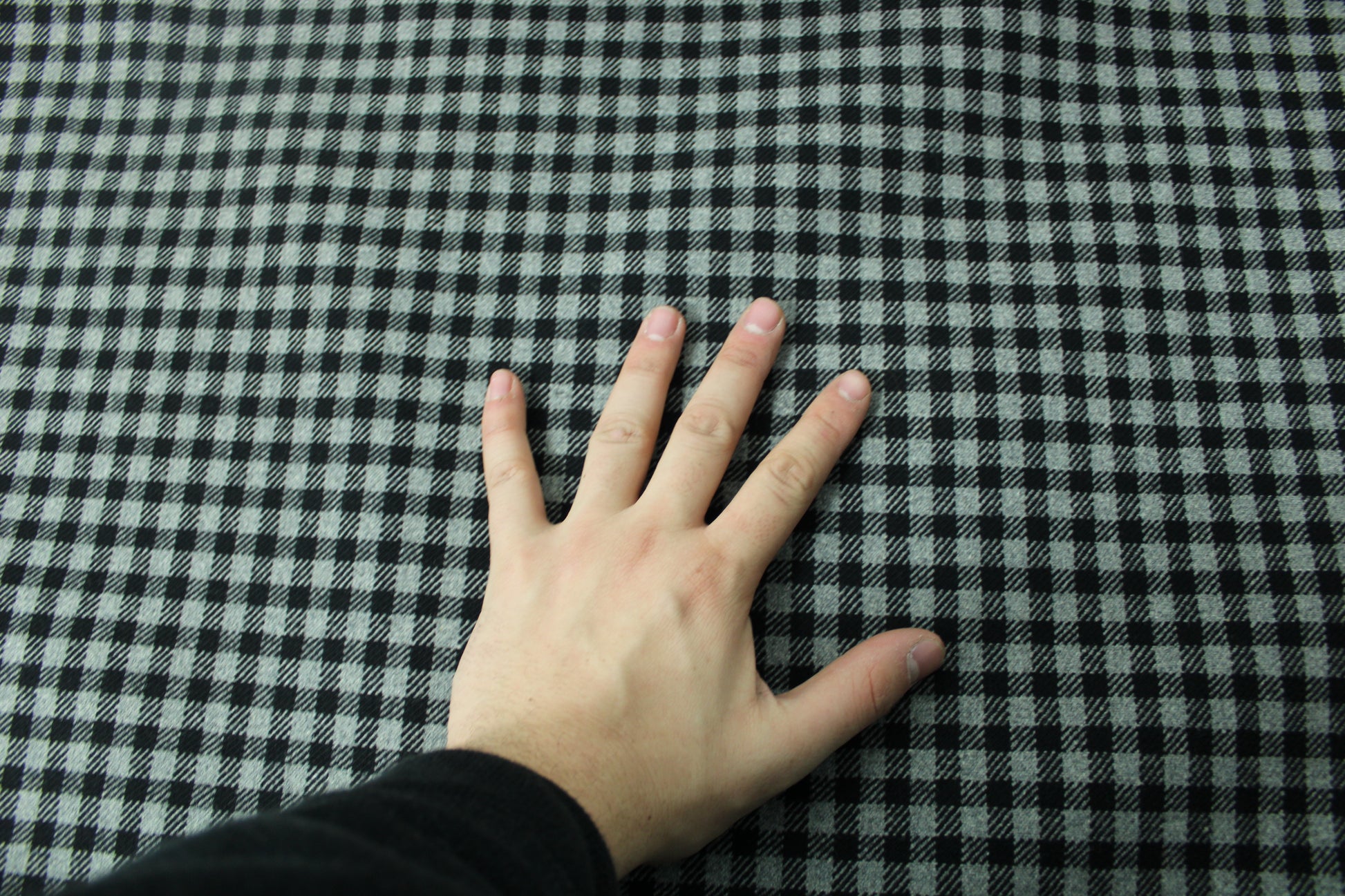 Tissu gabardine de laine - à carreaux - gris et noir - photo 4/4 | So Tissus