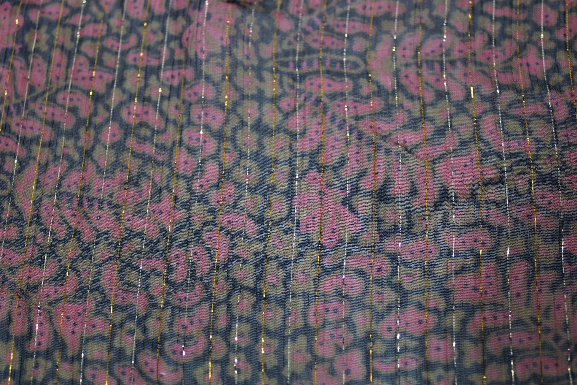 Tissu mousseline viscose - imprimé tacheté - ton mauve - photo 5/5 | So Tissus