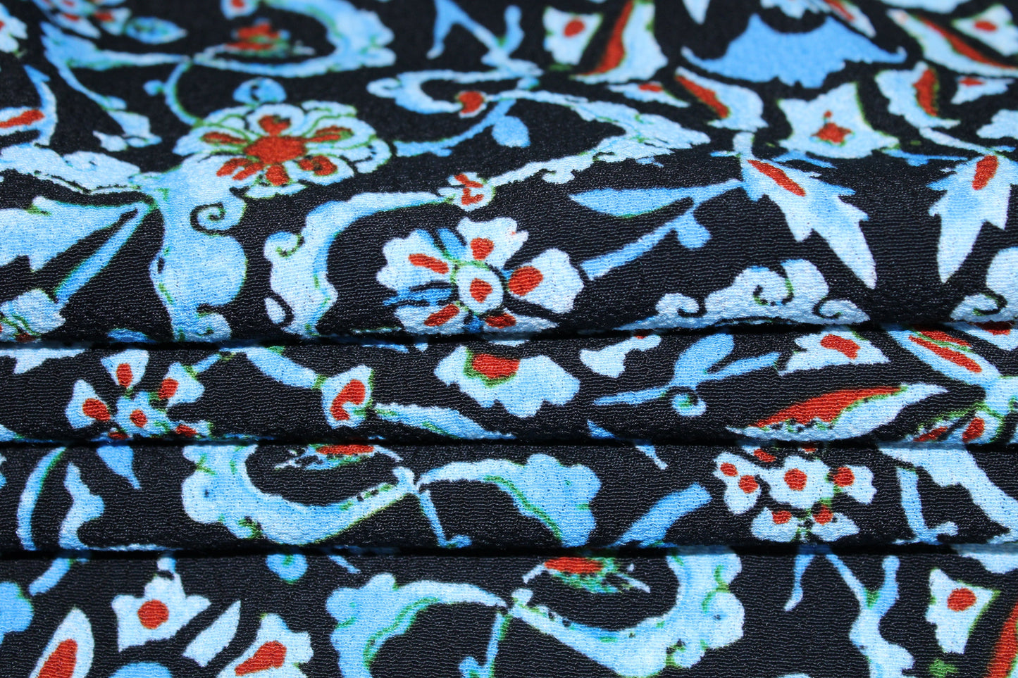 Tissu crêpe viscose - imprimé cachemire fleuri - photo 2/5 | So Tissus