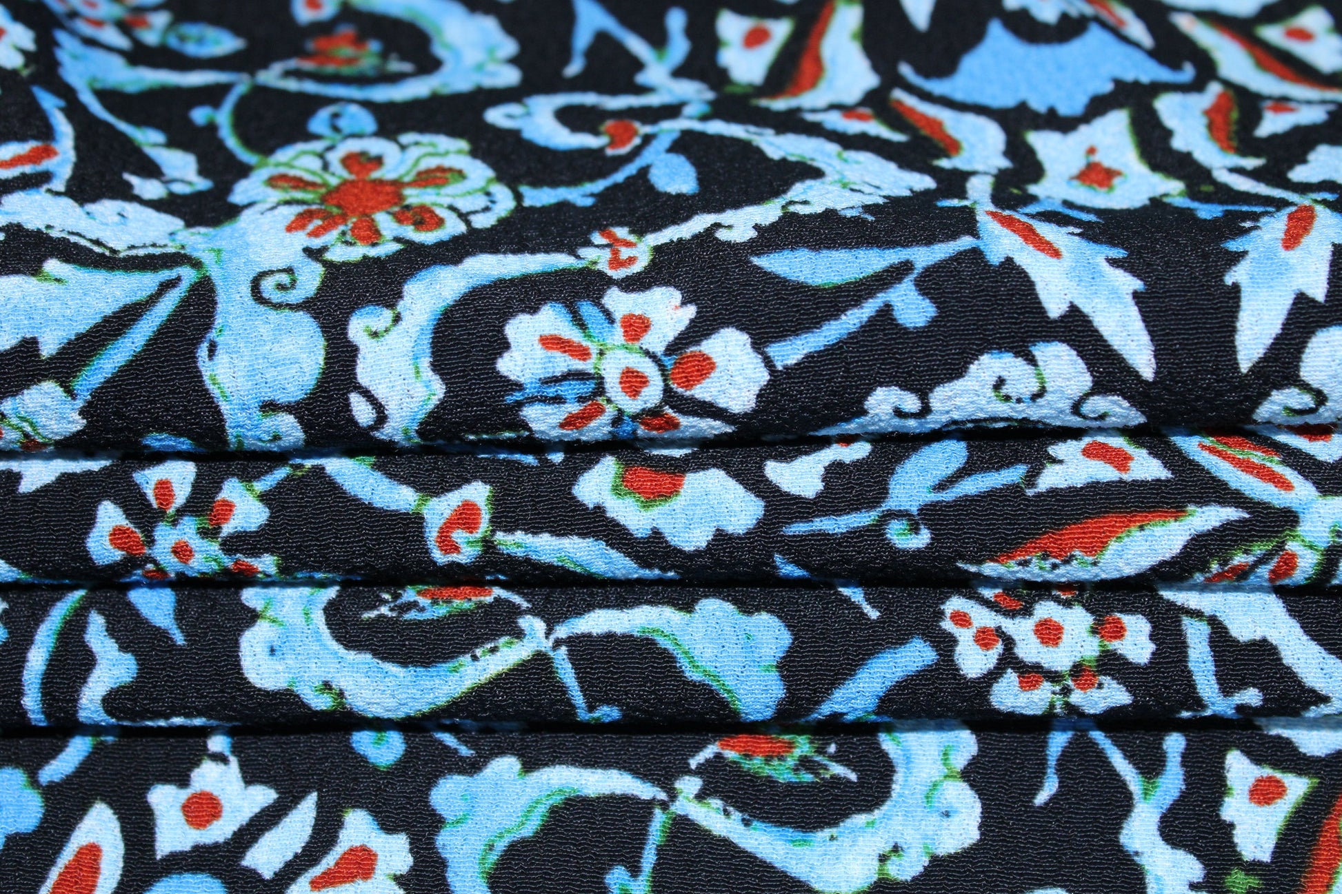 Tissu crêpe viscose - imprimé cachemire fleuri - photo 2/5 | So Tissus