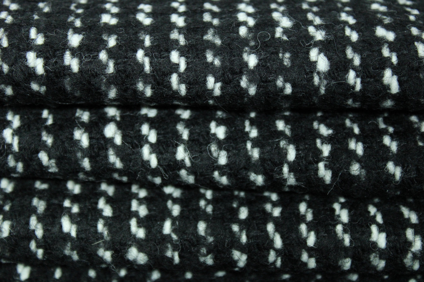 Tissu tweed de laine - noir et blanc - photo 2/3 | So Tissus