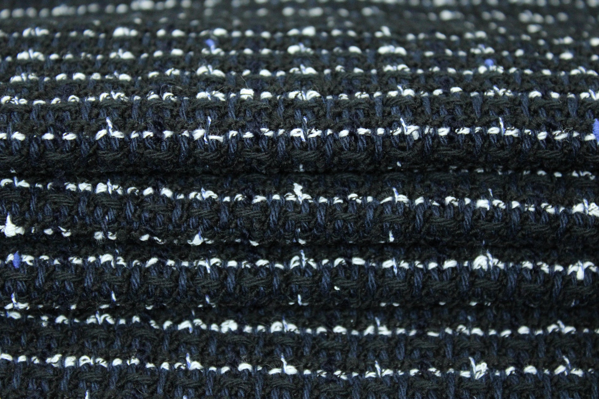 Tissu tweed de laine et coton - bleu marine, noir et blanc - photo 2/3 | So Tissus