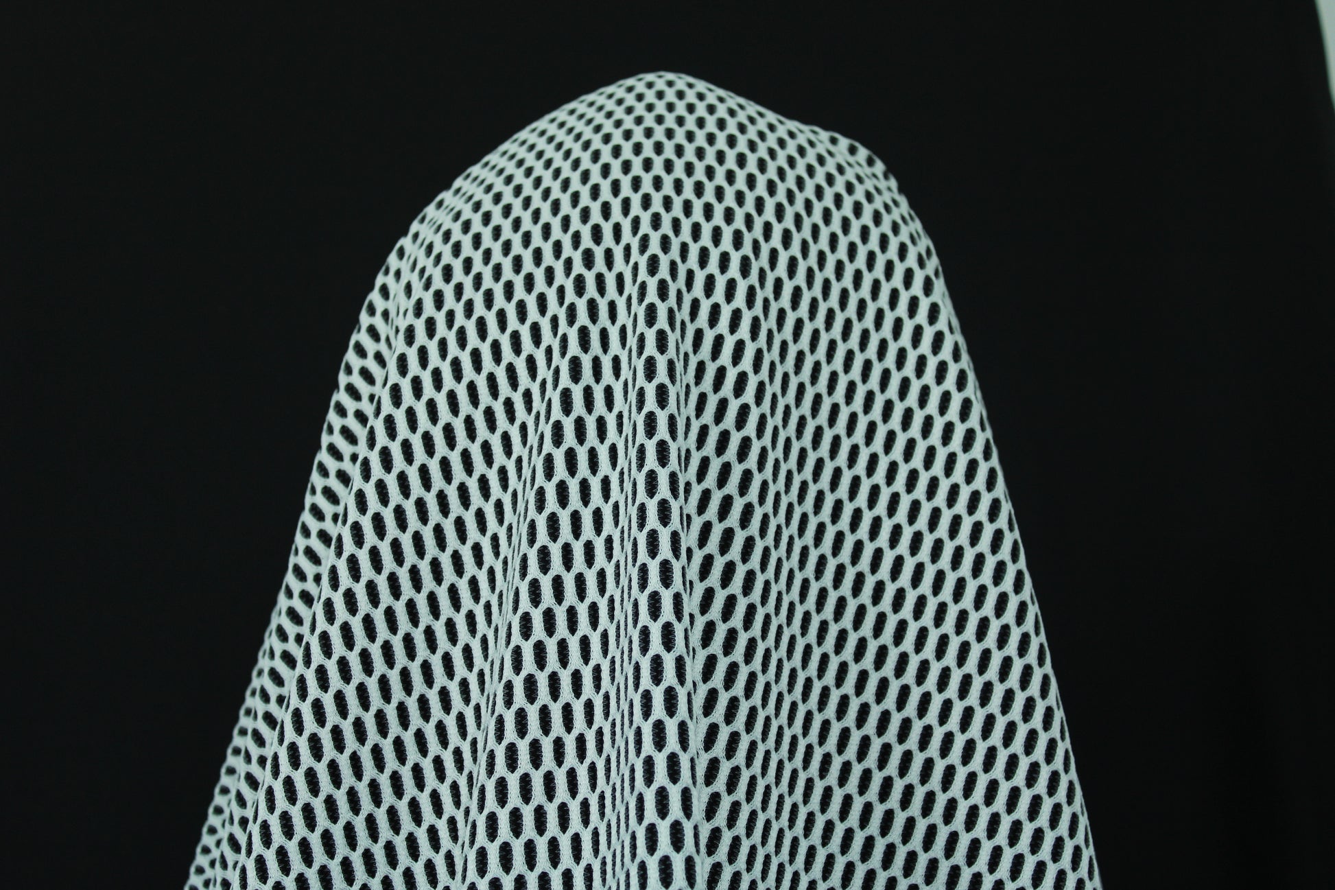 Tissu maille alvéolé - photo 3/4 | So Tissus