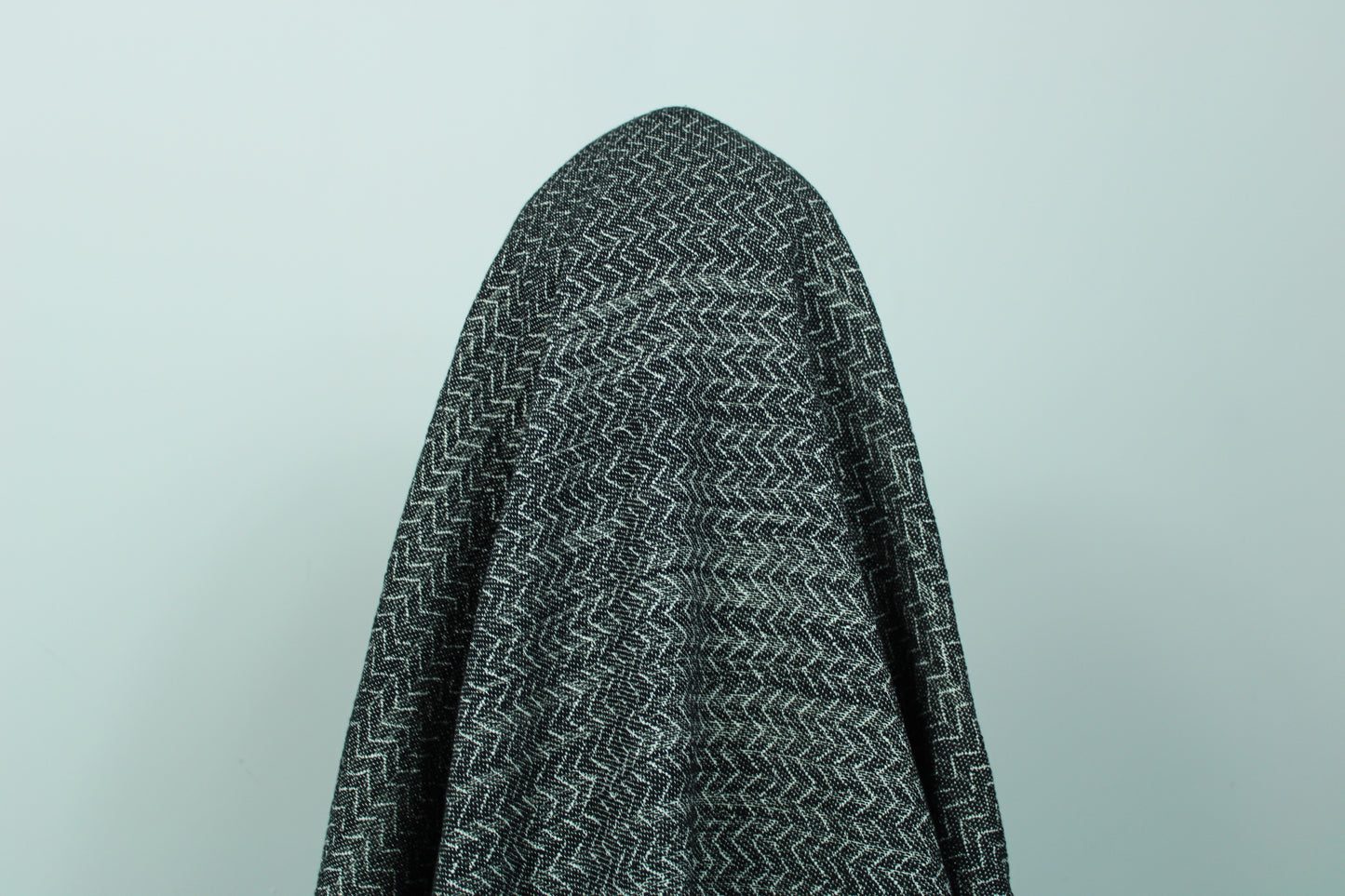 Tissu brocart - motif chevron - noir et blanc - photo 3/5 | So Tissus