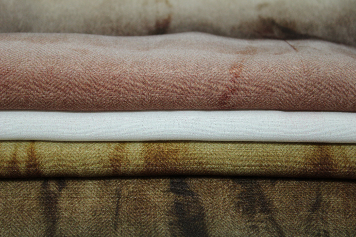 Tissu crêpe viscose - imprimé style tie and dye - photo 2/4 | So Tissus