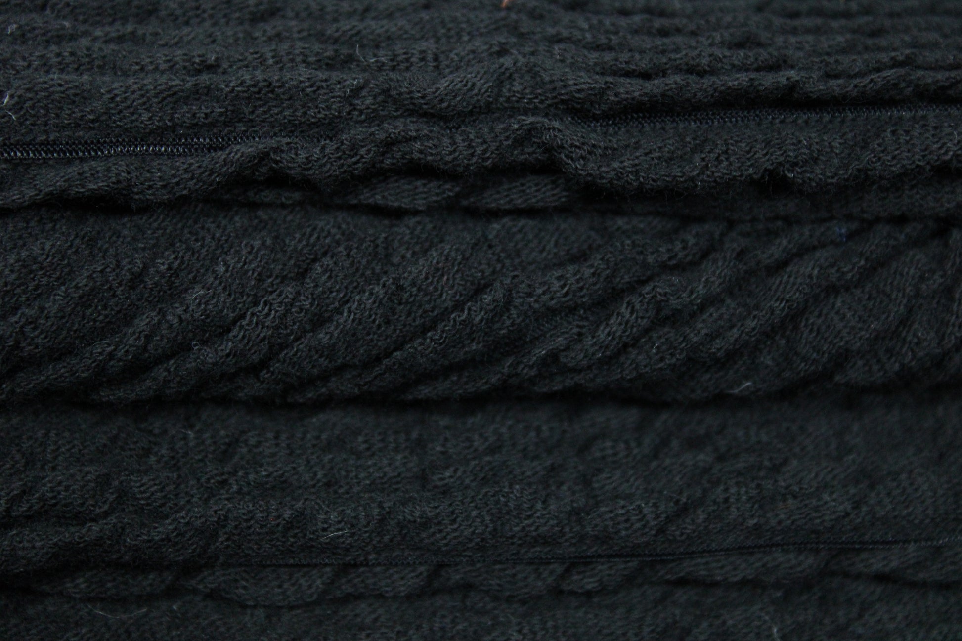 Tissu maille gaufré - noir - photo 2/5 | So Tissus