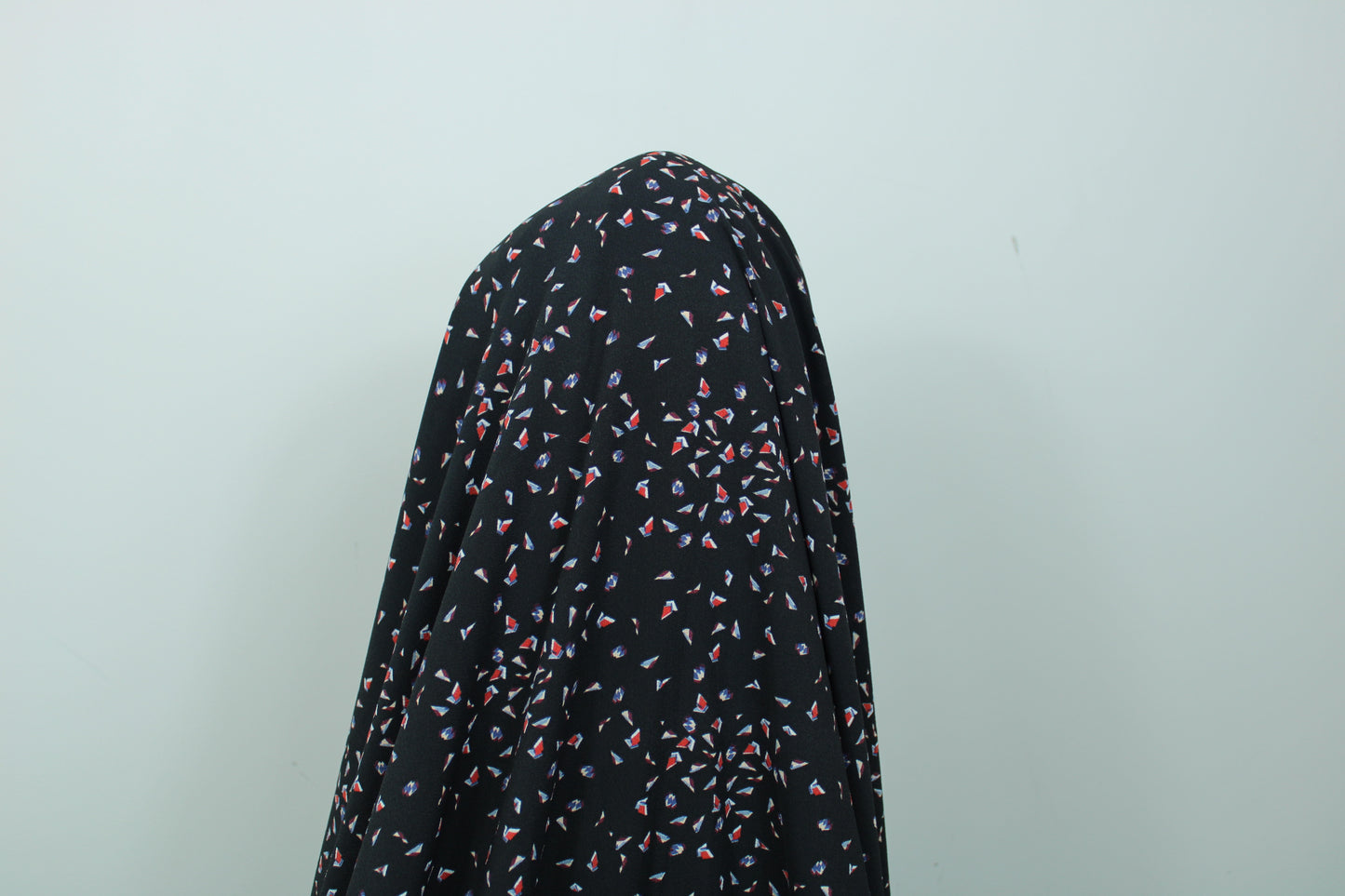 Tissu crêpe - imprimé géométrique - ton noir - photo 3/5 | So Tissus
