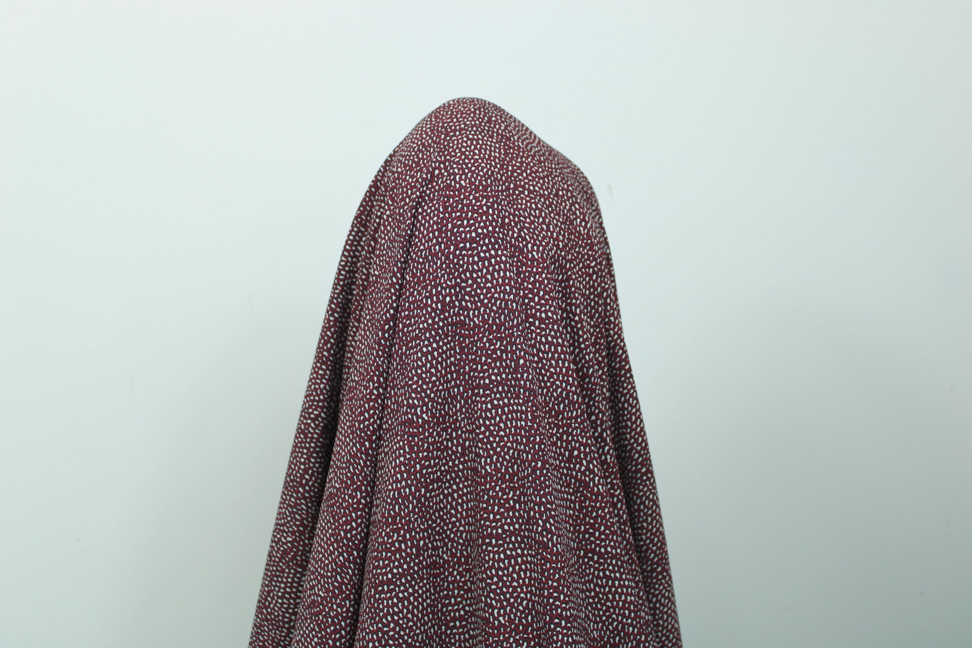 Tissu crêpe - imprimé tacheté - ton bordeaux - photo 3/5 | So Tissus