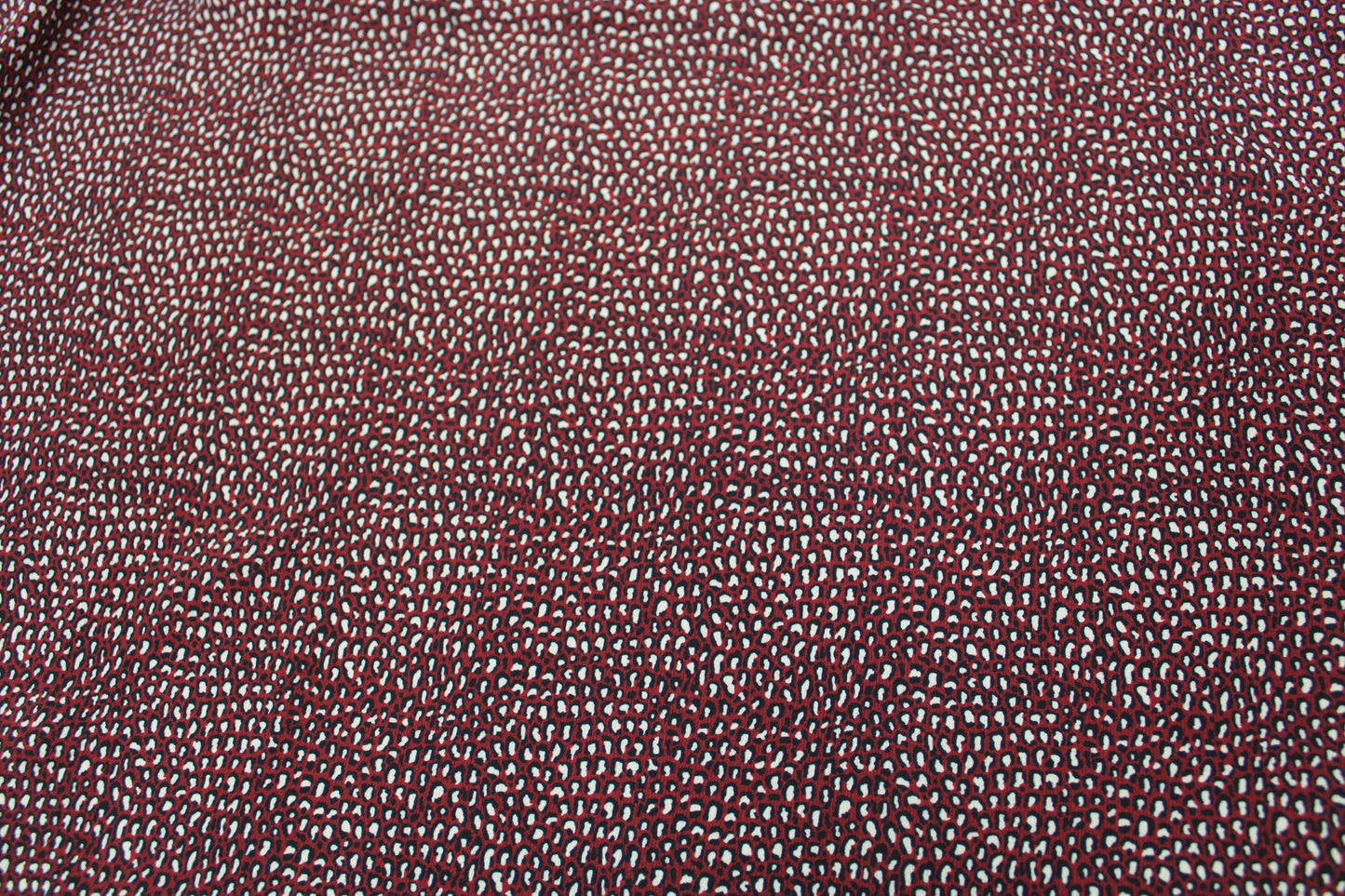 Tissu crêpe - imprimé tacheté - ton bordeaux - photo 5/5 | So Tissus