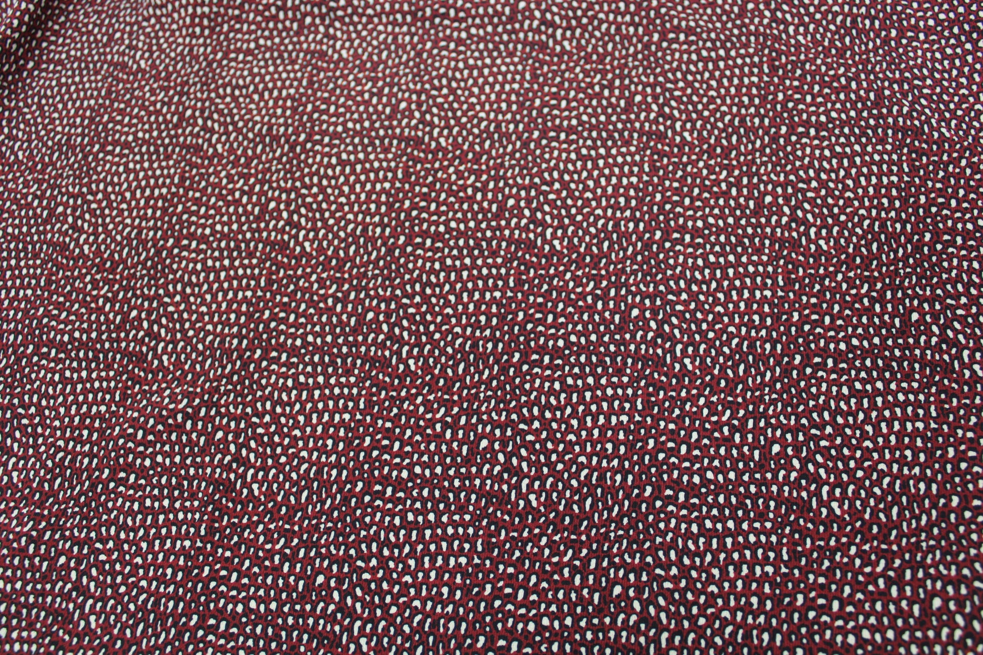 Tissu crêpe - imprimé tacheté - ton bordeaux - photo 5/5 | So Tissus