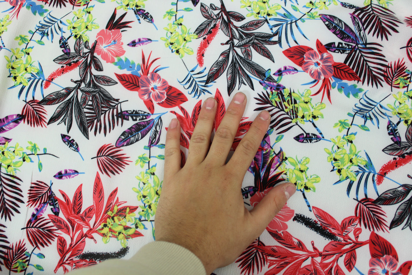 Tissu crêpe - imprimé fleuri - multicolore - photo 4/5 | So Tissus