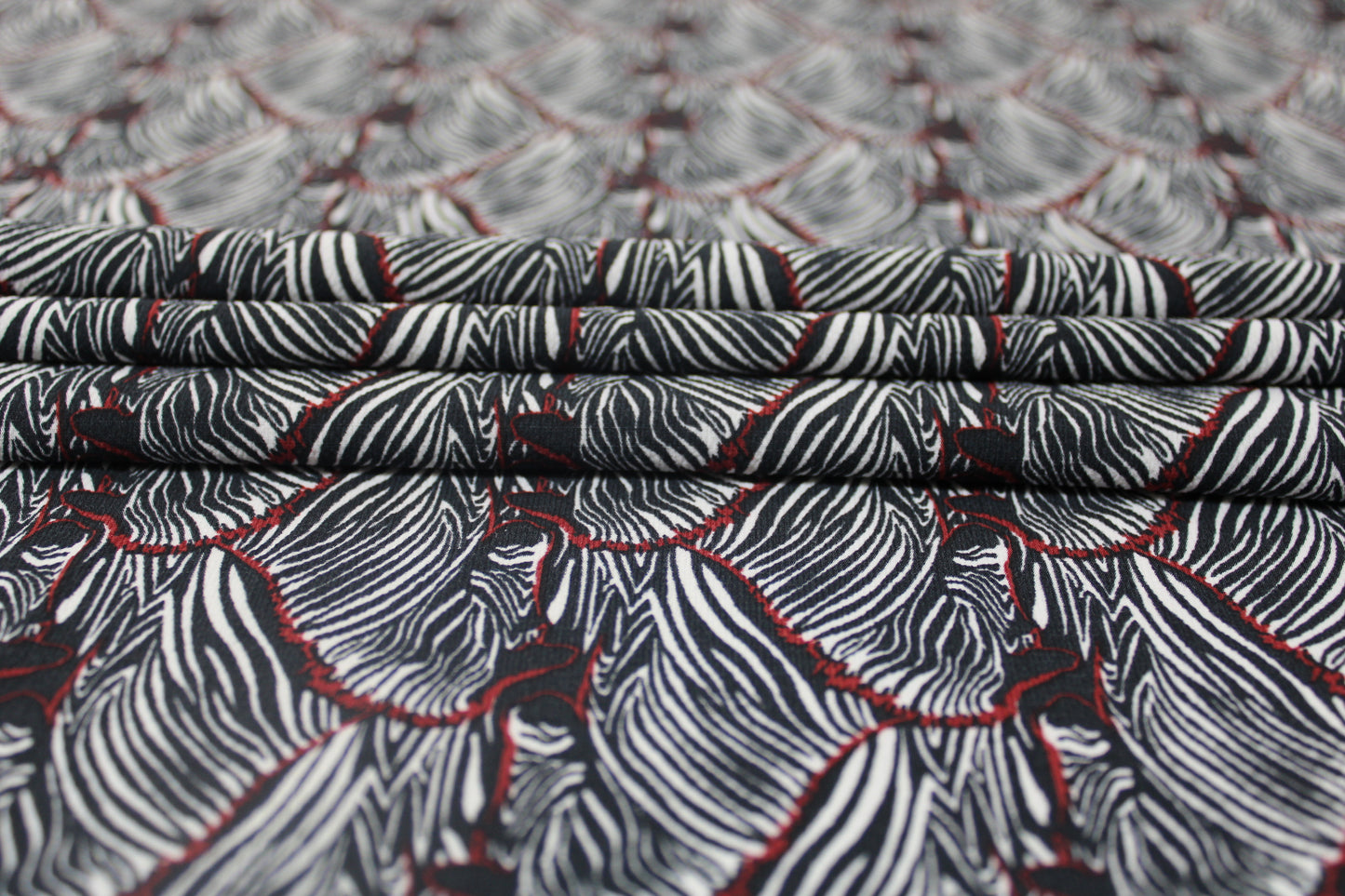 Tissu crêpe - imprimé zèbres - photo 2/4 | So Tissus
