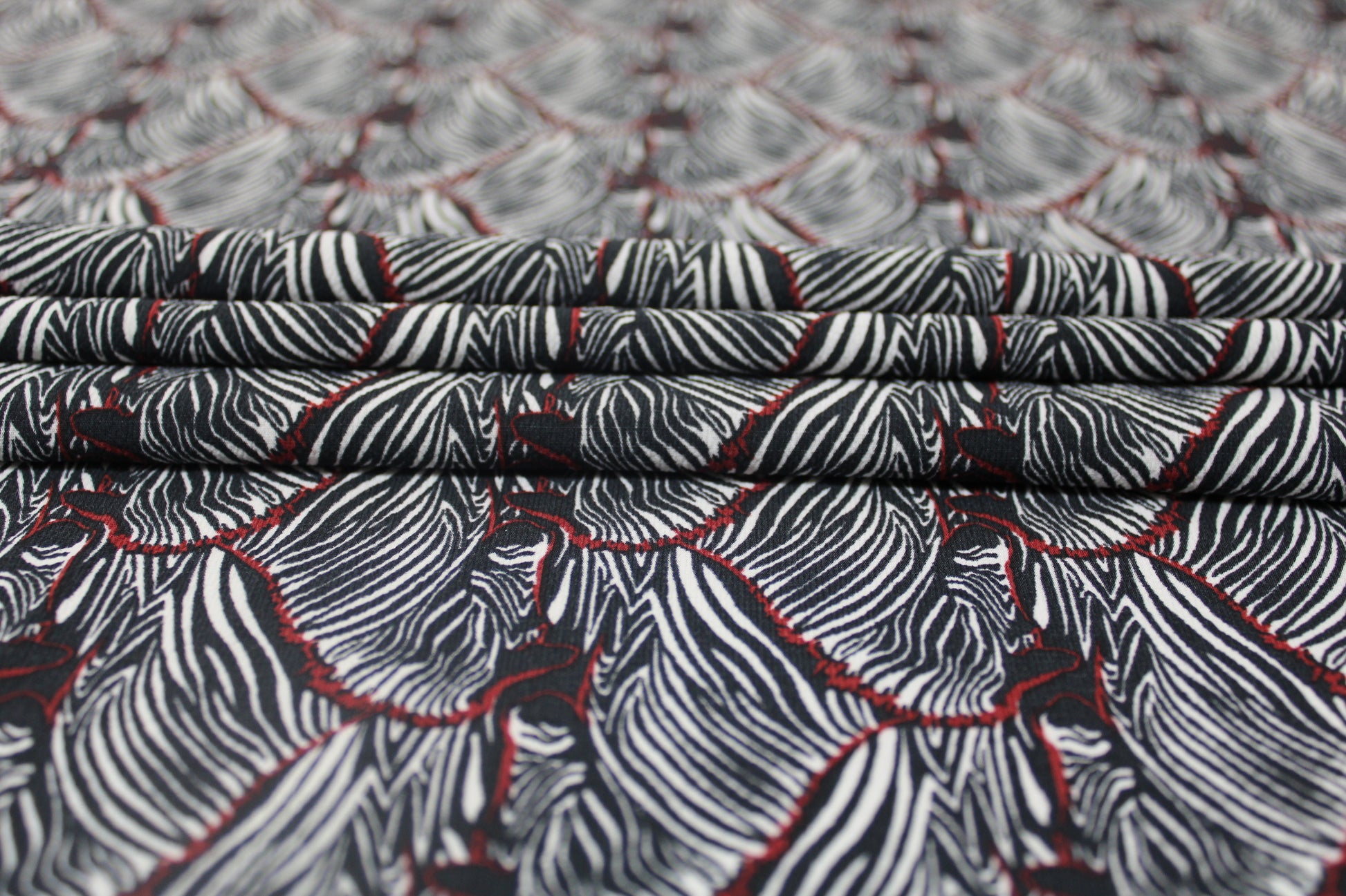 Tissu crêpe - imprimé zèbres - photo 2/4 | So Tissus