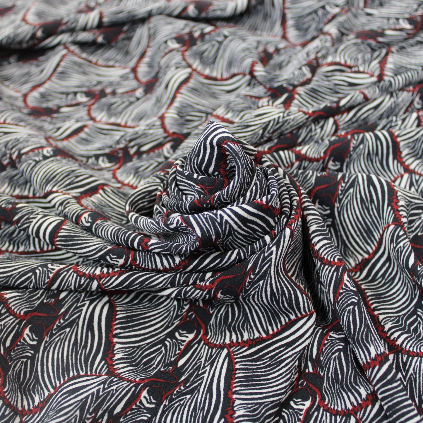 Tissu crêpe - imprimé zèbres - photo 1/4 | So Tissus