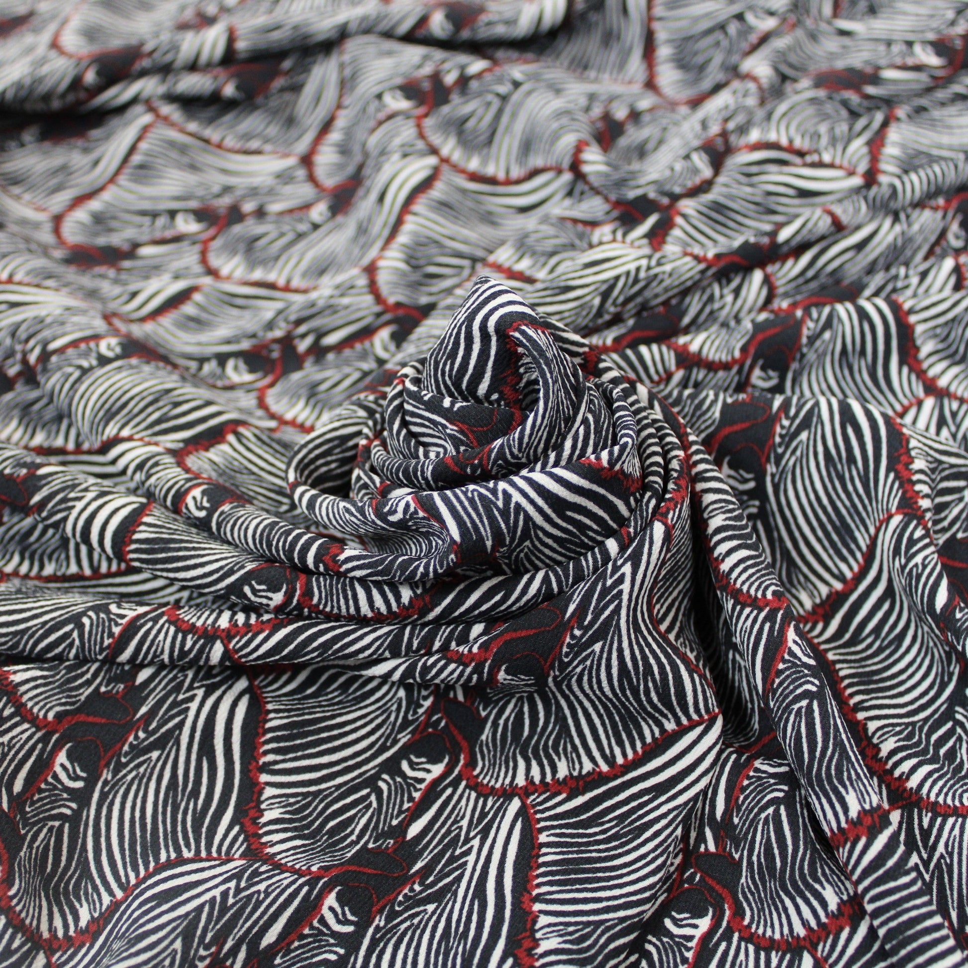 Tissu crêpe - imprimé zèbres - photo 1/4 | So Tissus
