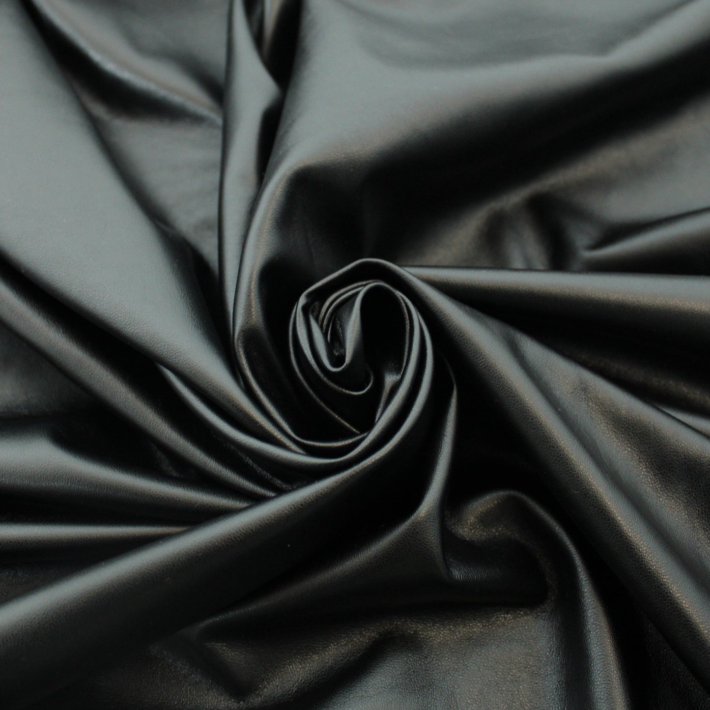 Tissu simili cuir - noir - photo 1/4 | So Tissus