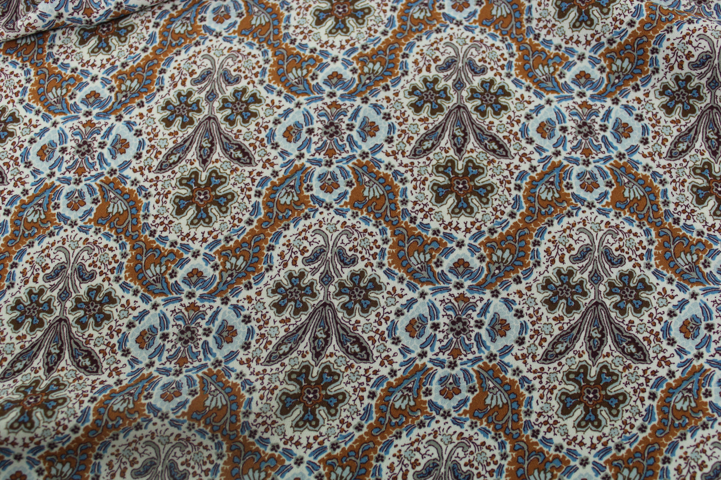 Tissu crêpe - imprimé cachemire fleuri - photo 4/5 | So Tissus