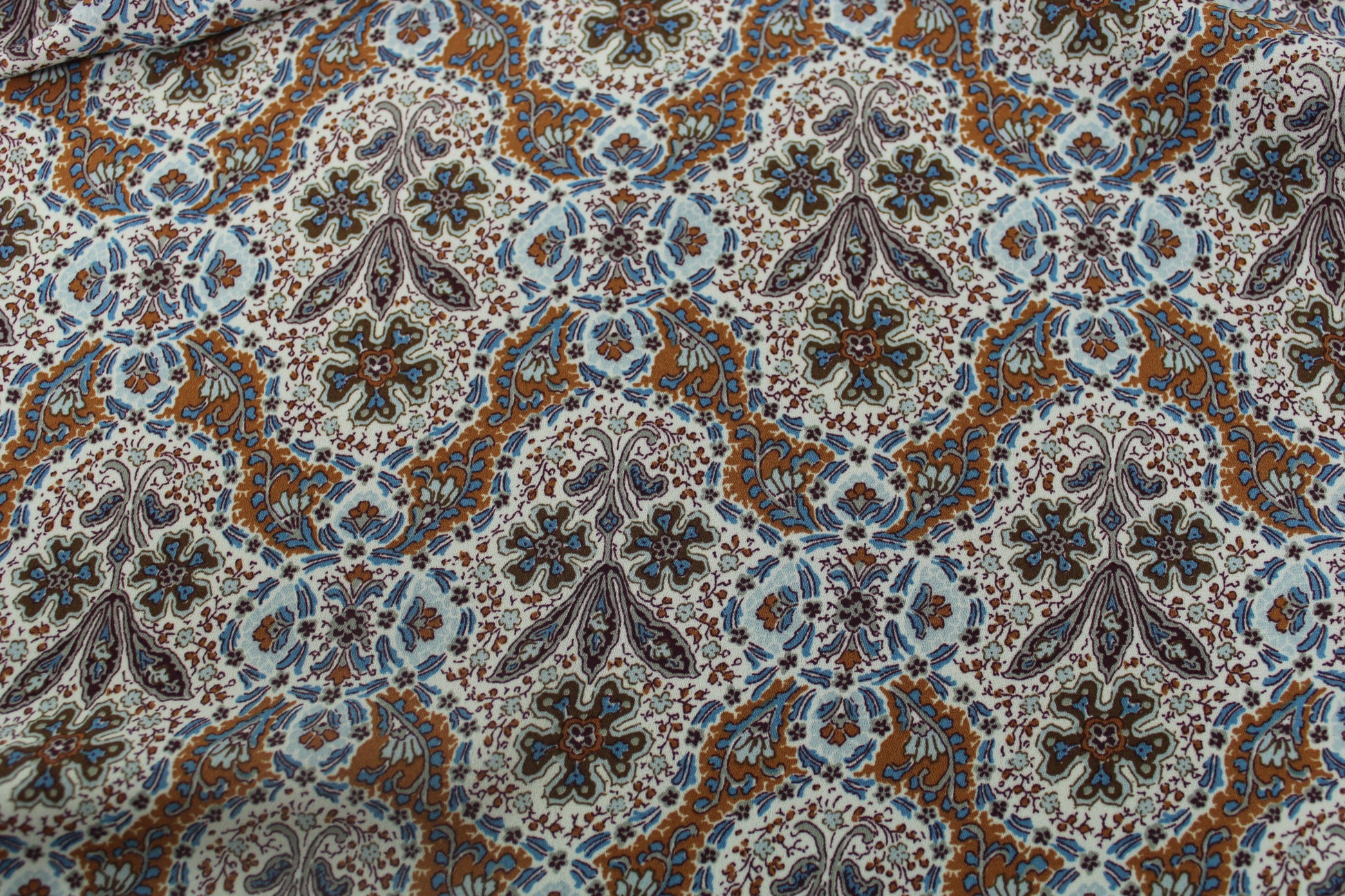 Tissu crêpe - imprimé cachemire fleuri - photo 4/5 | So Tissus