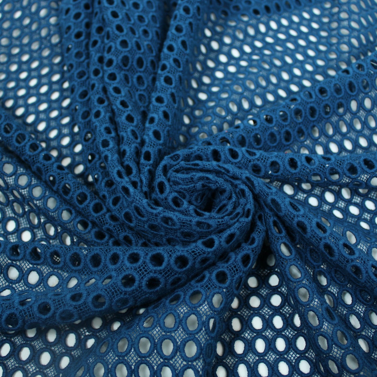 Tissu guipure à motif géométrique - bleu canard - photo 1/5 | So Tissus