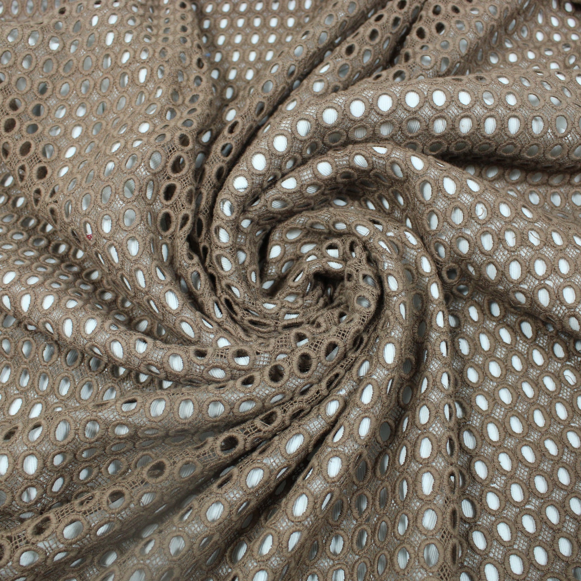 Tissu guipure à motif géométrique - châtaigne - photo 1/6 | So Tissus