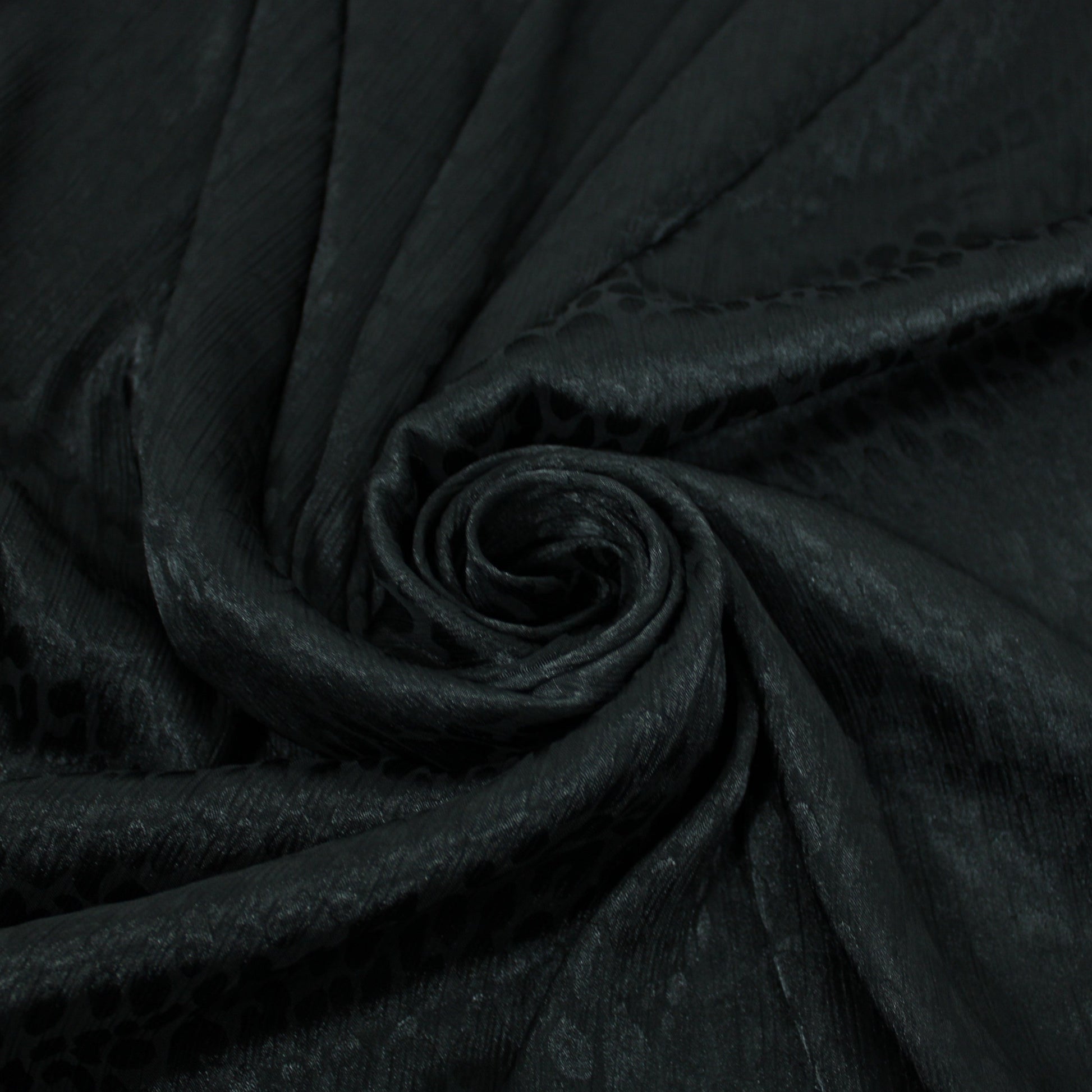 Tissu crêpon satin noir - imprimé tâcheté - photo 1/4 | So Tissus