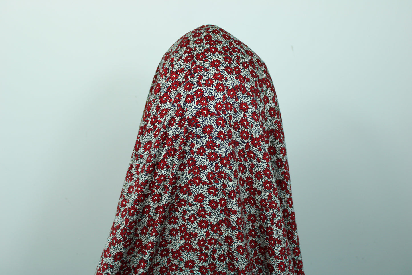 Tissu crêpe - imprimé fleur coeur - rouge, noir et  blanc - photo 3/5 | So Tissus