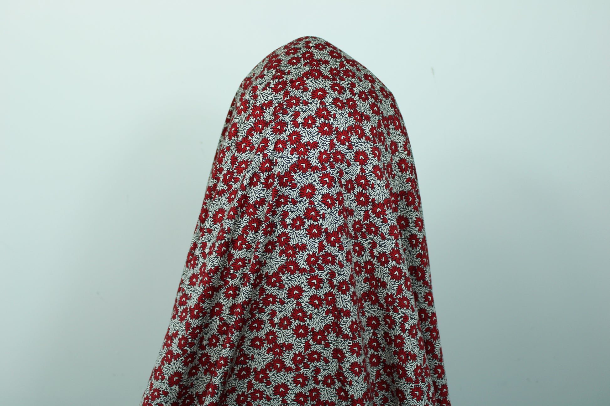 Tissu crêpe - imprimé fleur coeur - rouge, noir et  blanc - photo 3/5 | So Tissus