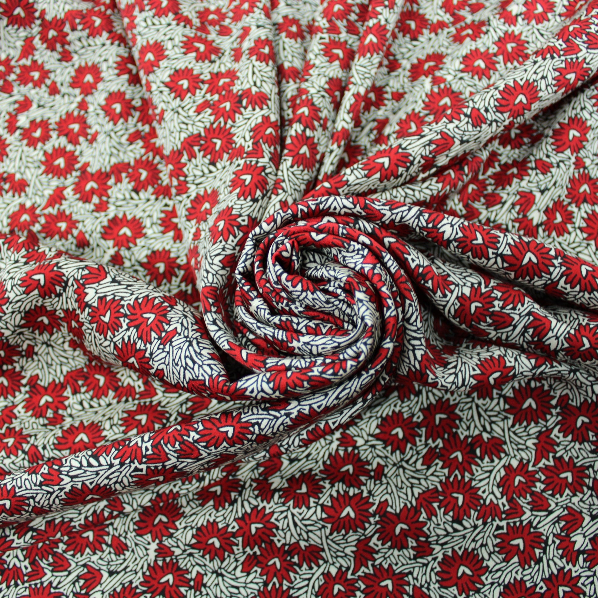 Tissu crêpe - imprimé fleur coeur - rouge, noir et  blanc - photo 1/5 | So Tissus