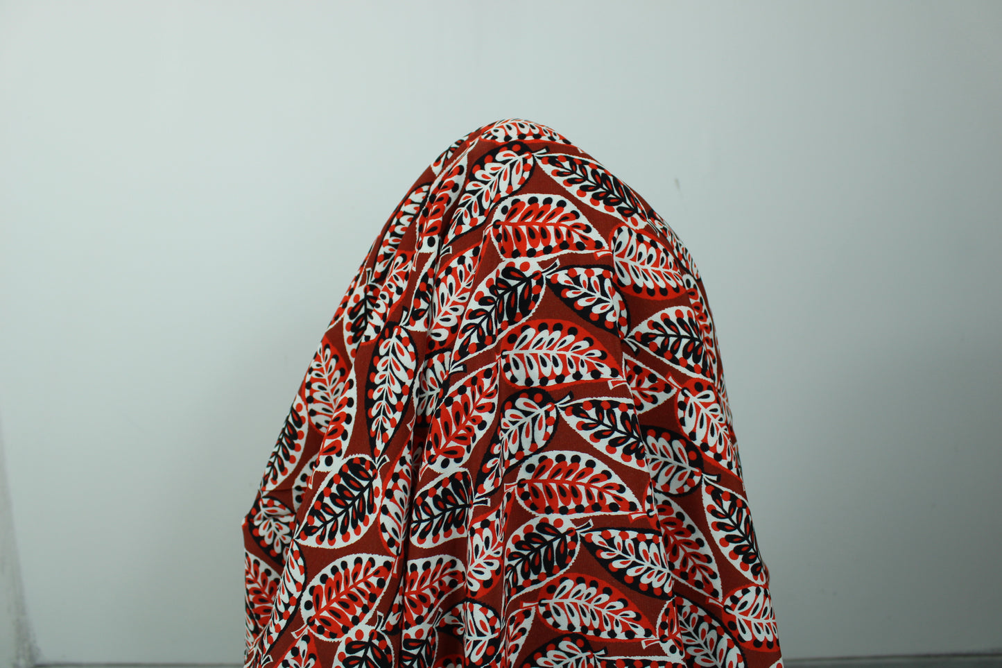Tissu crêpe viscose - imprimé grandes feuilles abstraites - photo 3/5 | So Tissus