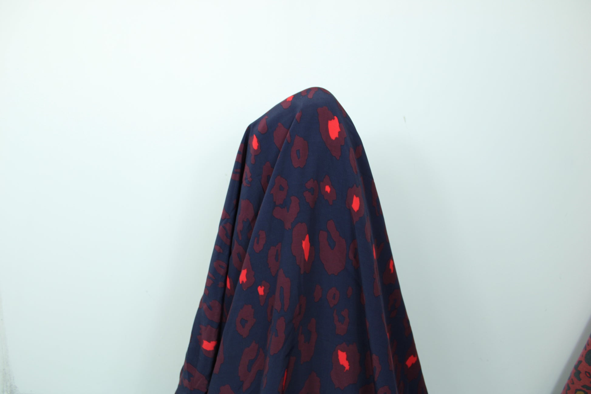 Tissu crêpe viscose - imprimé tâcheté - photo 3/4 | So Tissus