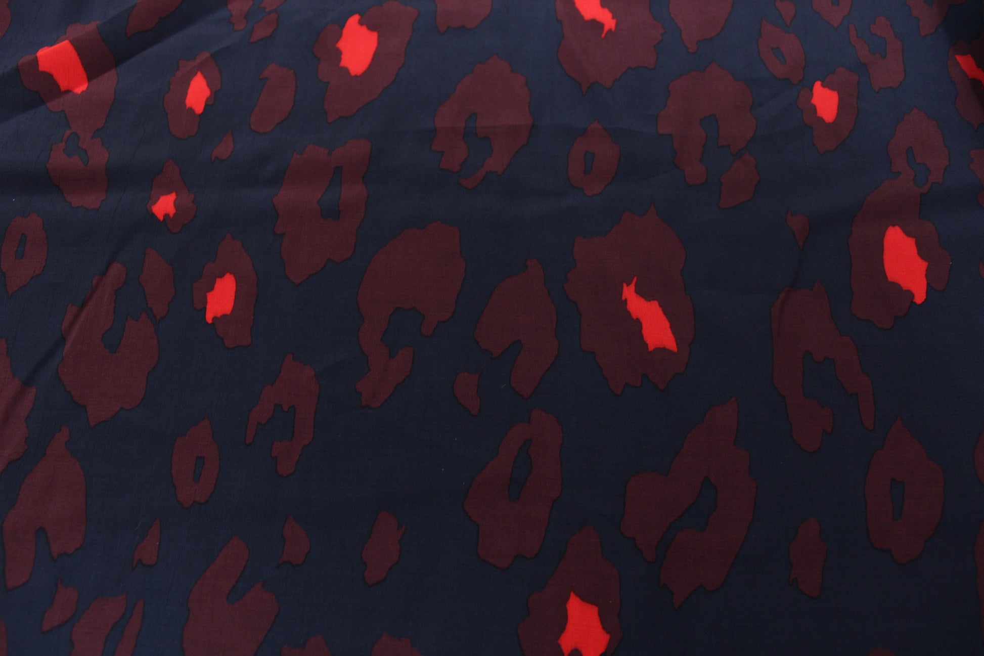 Tissu crêpe viscose - imprimé tâcheté - photo 4/4 | So Tissus